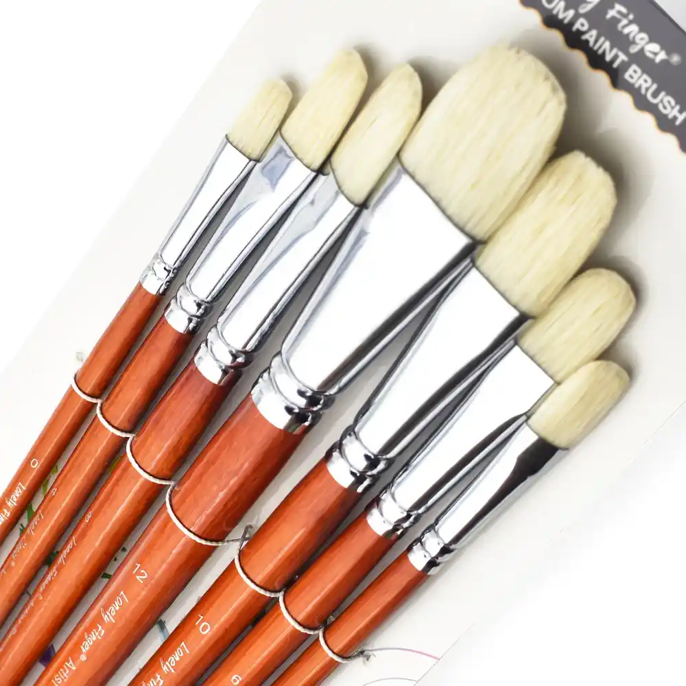 Come è pratico l'uso del pennello con setole nelle belle arti?